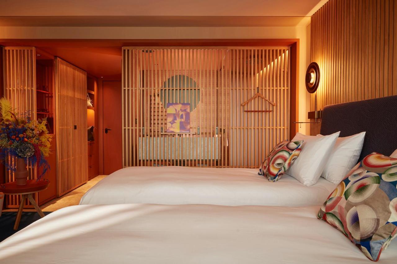 So/ Paris Hotel Bagian luar foto A room at the hotel