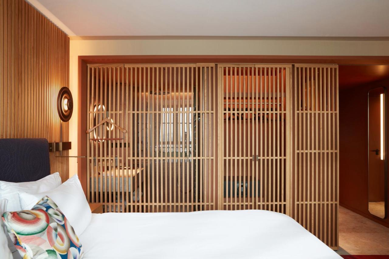So/ Paris Hotel Bagian luar foto A room at the hotel