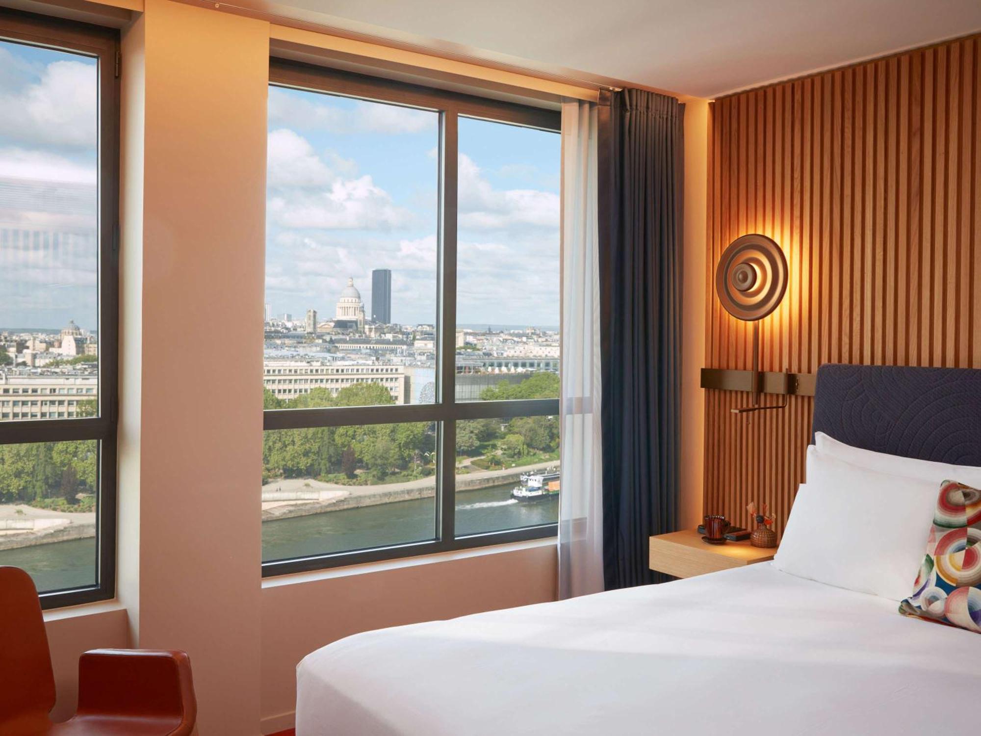 So/ Paris Hotel Bagian luar foto A room at the hotel