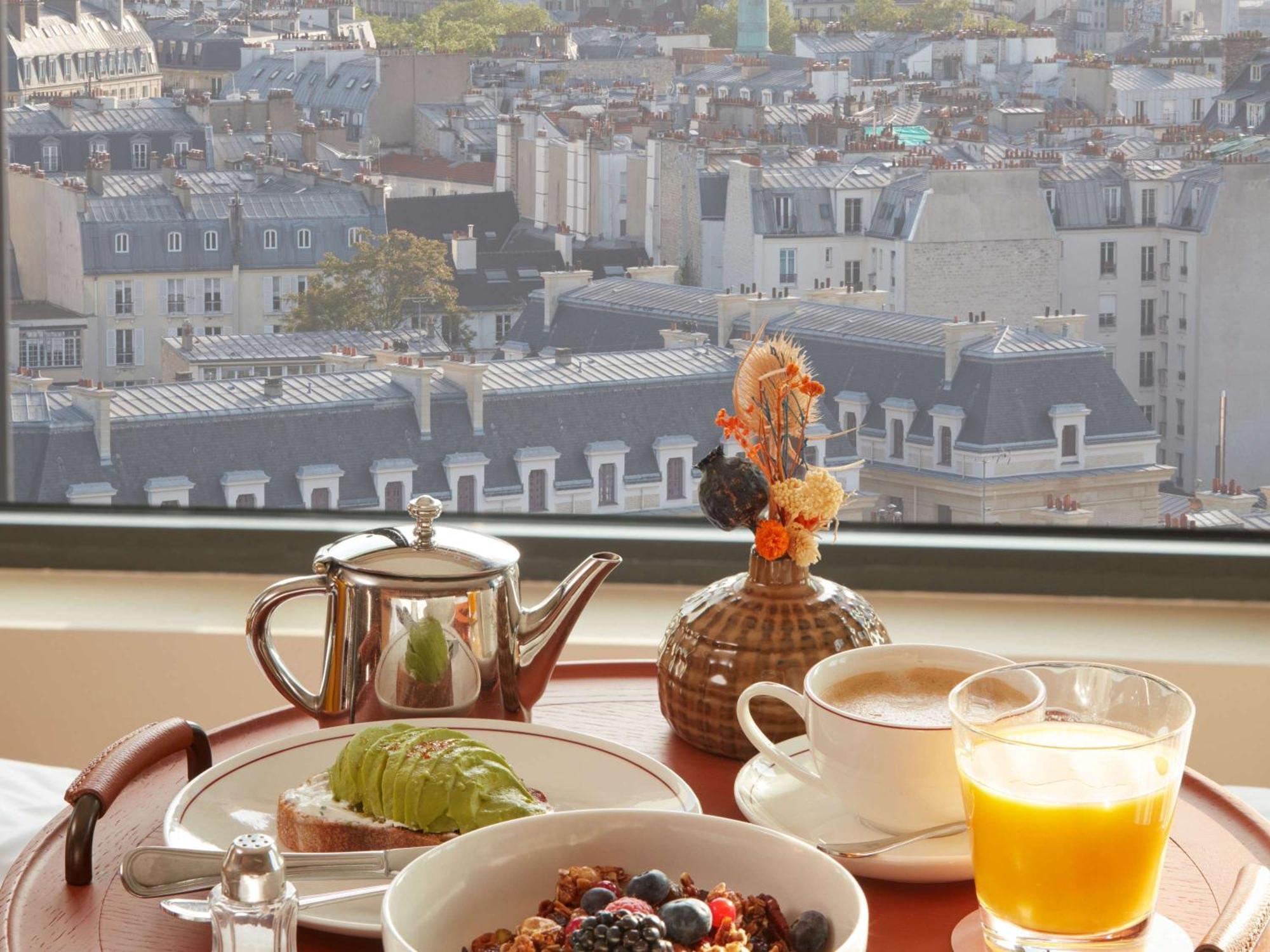 So/ Paris Hotel Bagian luar foto Breakfast at the Hotel