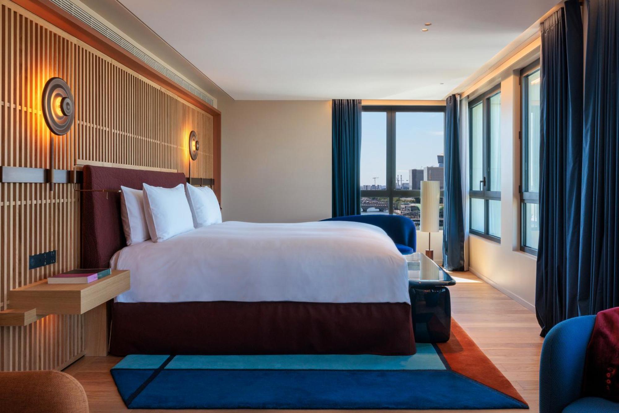 So/ Paris Hotel Bagian luar foto A bedroom at the hotel