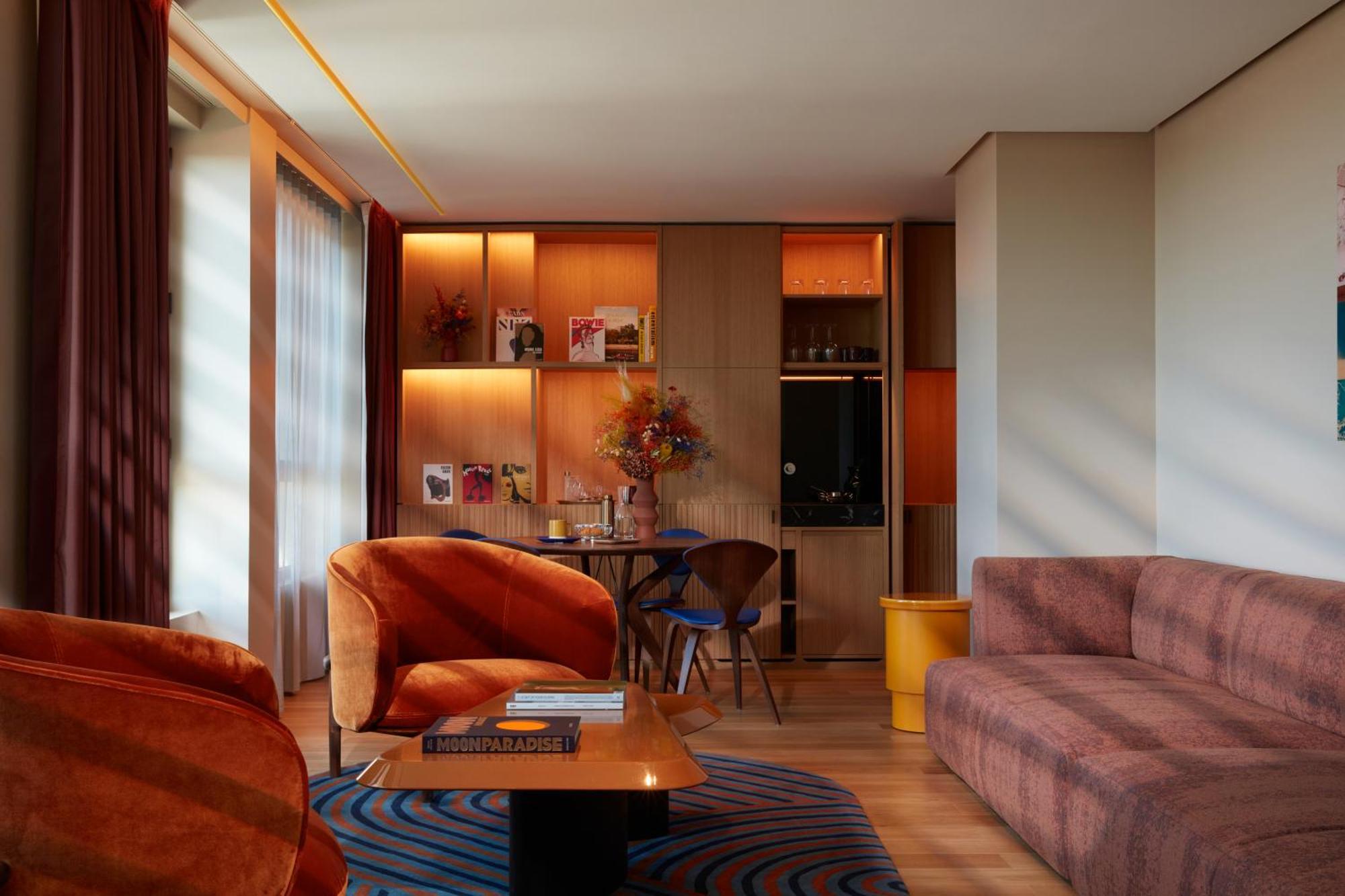 So/ Paris Hotel Bagian luar foto A suite at the Mandarin Oriental, Munich