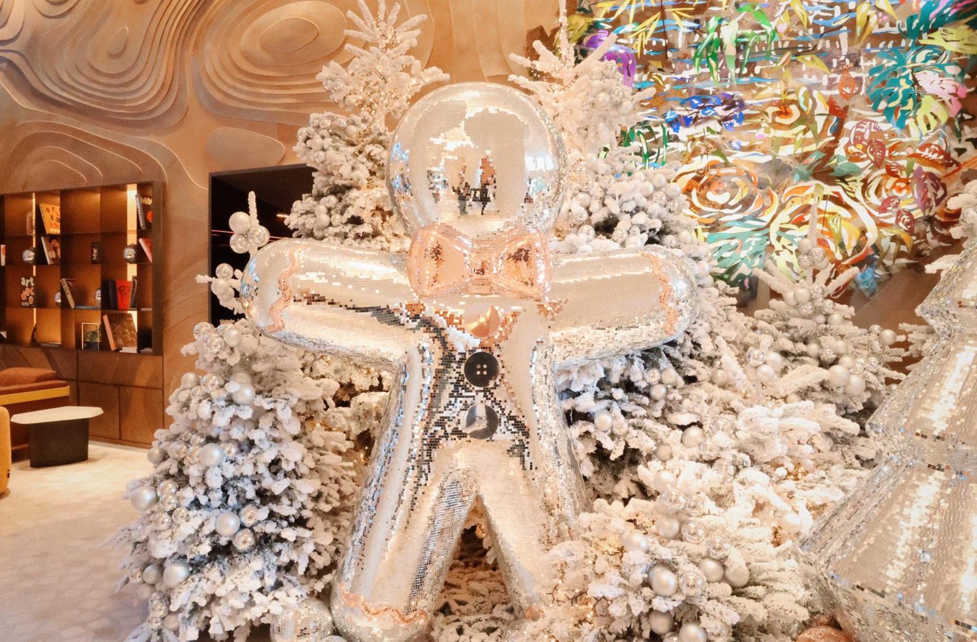 So/ Paris Hotel Bagian luar foto A balloon cross