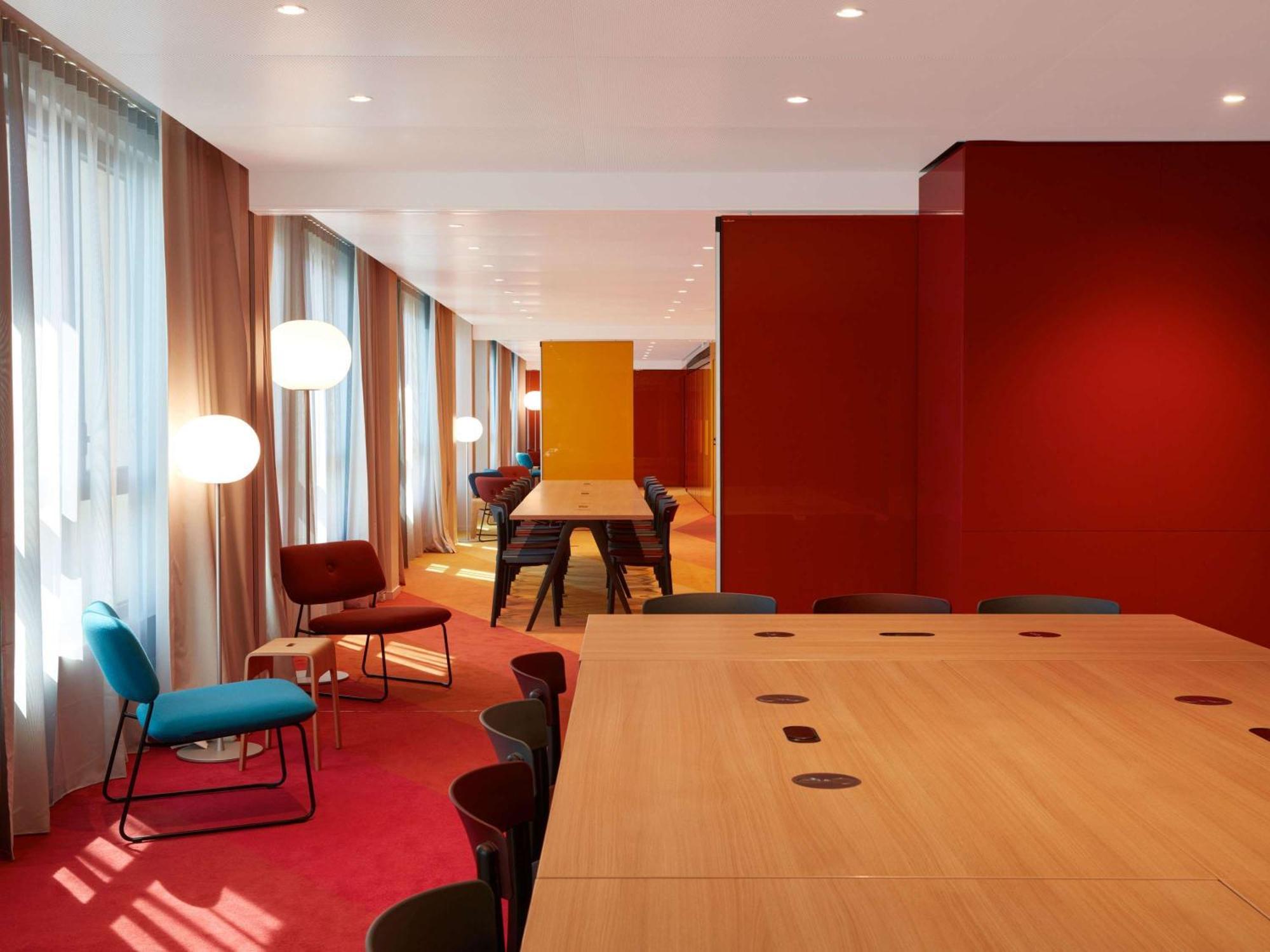 So/ Paris Hotel Bagian luar foto The interior of the hotel