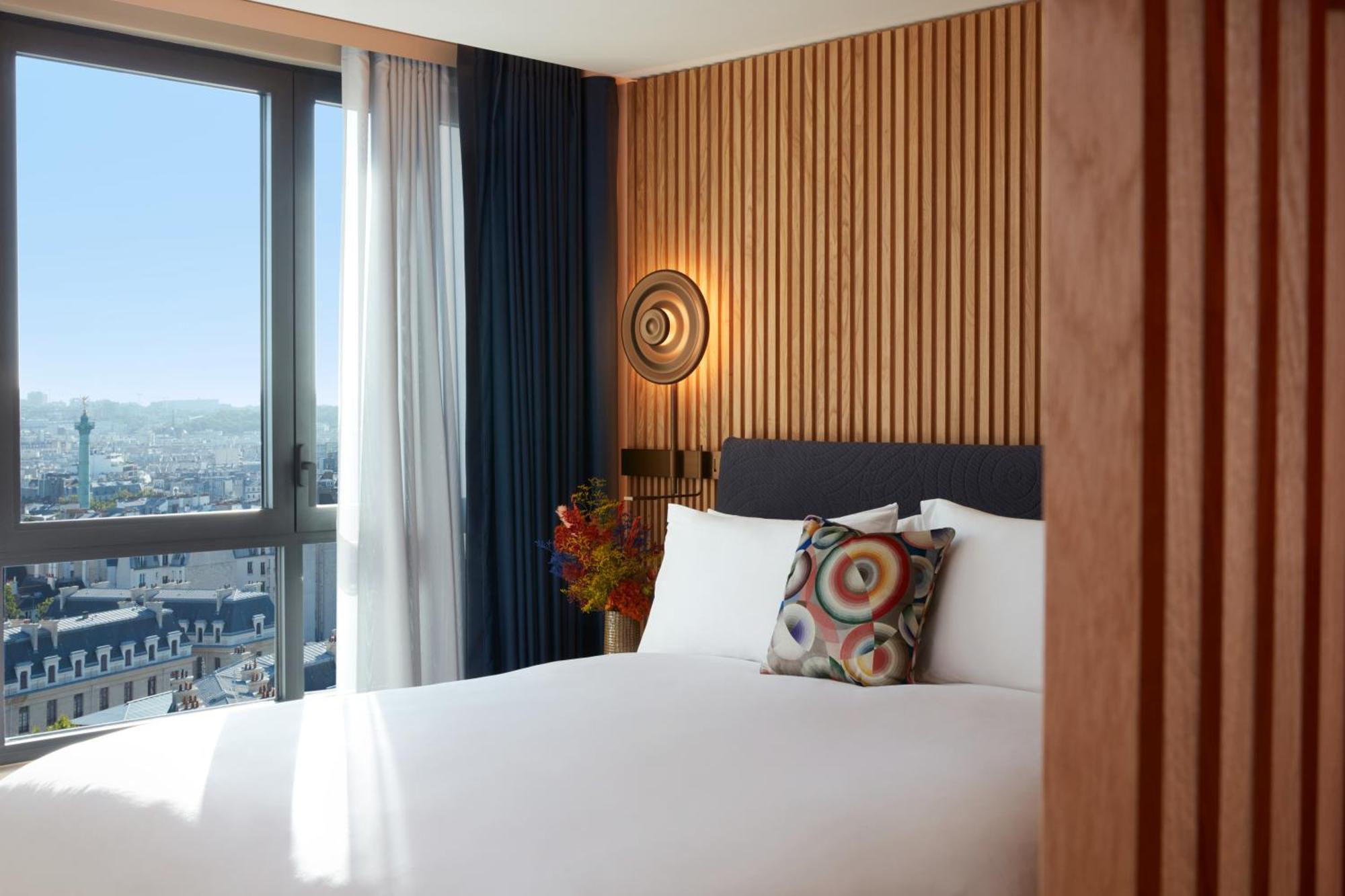 So/ Paris Hotel Bagian luar foto A bedroom at the hotel